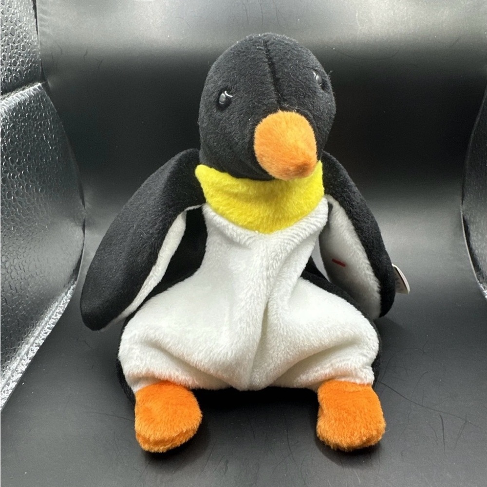 Waddle the Penguin Ty Beanie Baby NWT